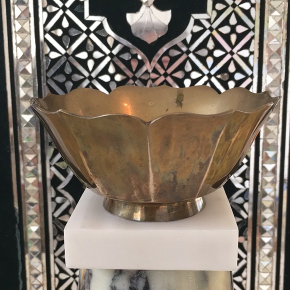 Vintage Brass Scalloped edge bowl - Picture 1 of 9